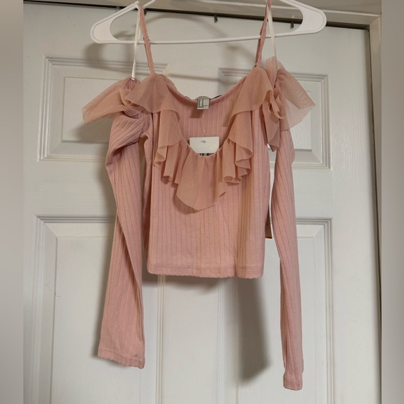Forever 21 Tops - Forever 21 Blush Pink Ruffle Crop Top